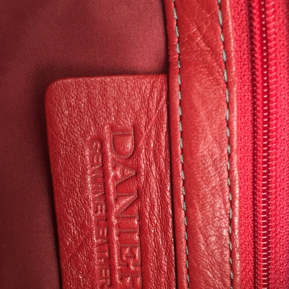 Danier Leather shoulder tote - Picture 4 of 5